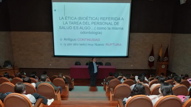 Conferencia de Fabin Toledo.