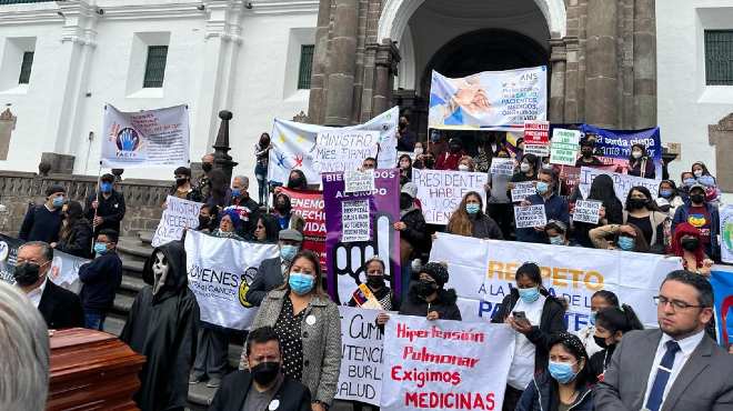 Los pacientes se manifestaron en el centro de Quito.