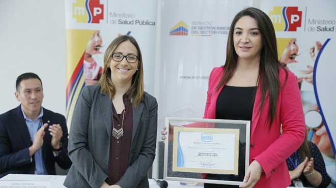 Vernica Espinosa y Andrea Burneo.