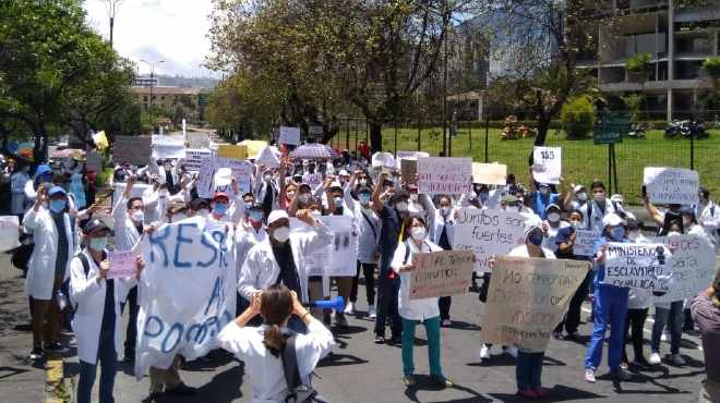 Mdicos posgradistas.