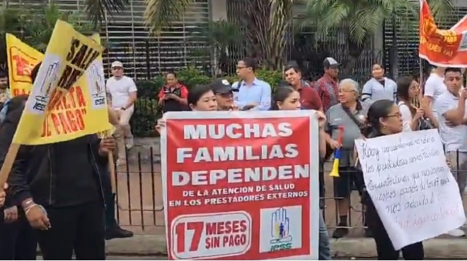 Prestadores externos del IESS en Guayaquil anticipan suspensión de atención 