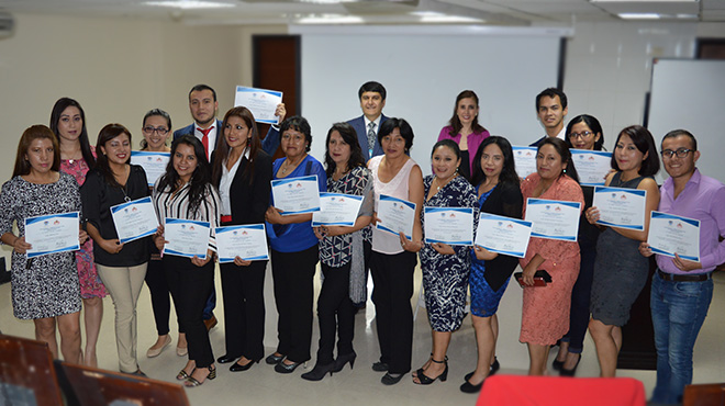 Algunos de los profesionales certificados.