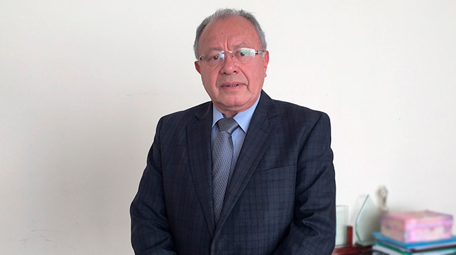 Ramiro Estrella, decano de Medicina de la UCE.
