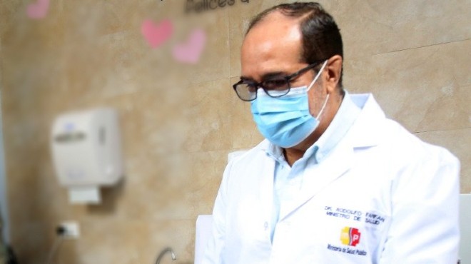 Rodolfo Farfn, ministro de Salud.