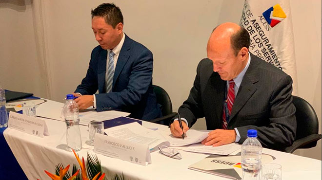 Carlos Echeverra, director ejecutivo SAE, y Francisco Vallejo, director ejecutivo ACESS.