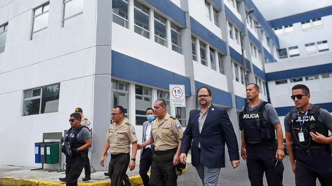 Recorrido del Hospital Quito N 1 de la Polica Nacional.