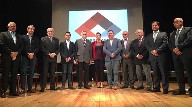 Representantes de SOLCA y Acuerdo Nacional Contra el Cncer.