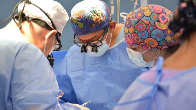 Trasplante renal pedi�trico en Ecuador.