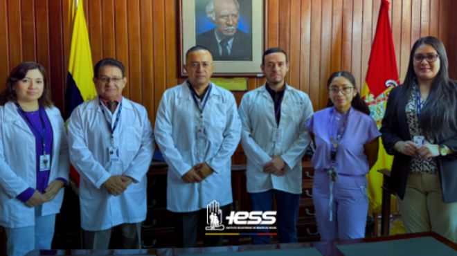 Autoridades del hospital e INDOT.
