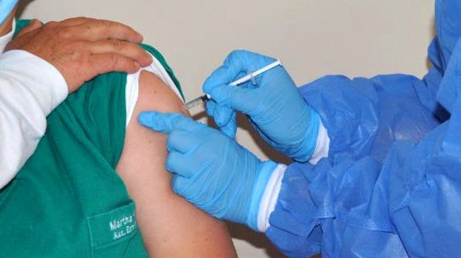 Vacunación contra la gripe en el Hospital de los Valles