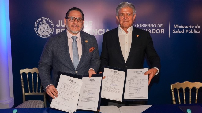 Juan Carlos Aveiga, ministro de Salud, y Juan Xavier Cordovez Ortega, director de la JBG. 